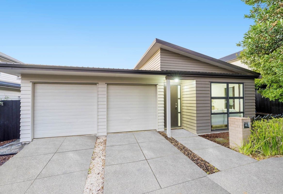16 Waiarohia Place, Hobsonville, Auckland - Carousel 1