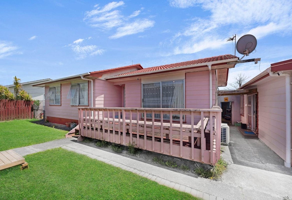 11 Vimy Place, Mangere, Auckland - Carousel 2