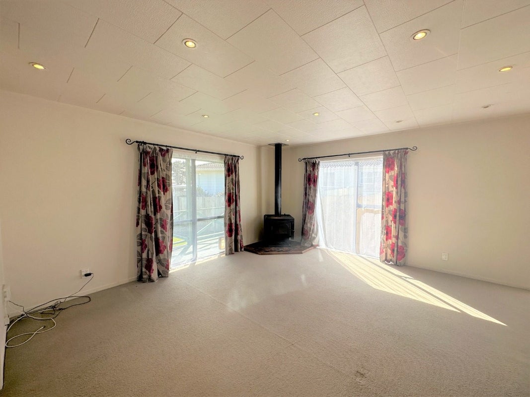 8 Tyndrum Place, Highland Park, Auckland - Carousel 2
