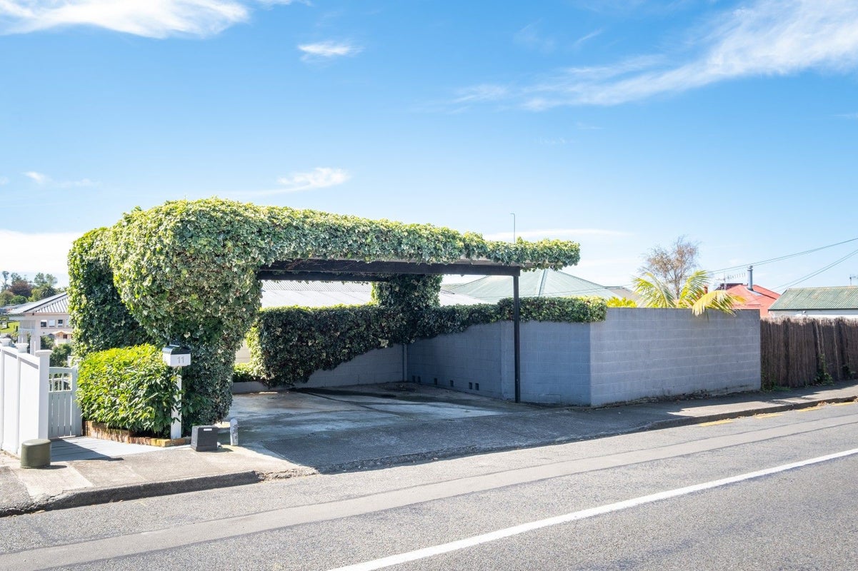 11 Lincoln Road, Bluff Hill, Napier - Carousel 21