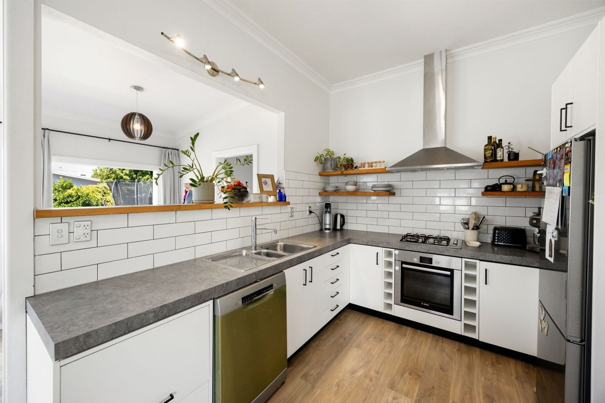 102 Naylor Street, Hamilton East, Hamilton - Carousel 2