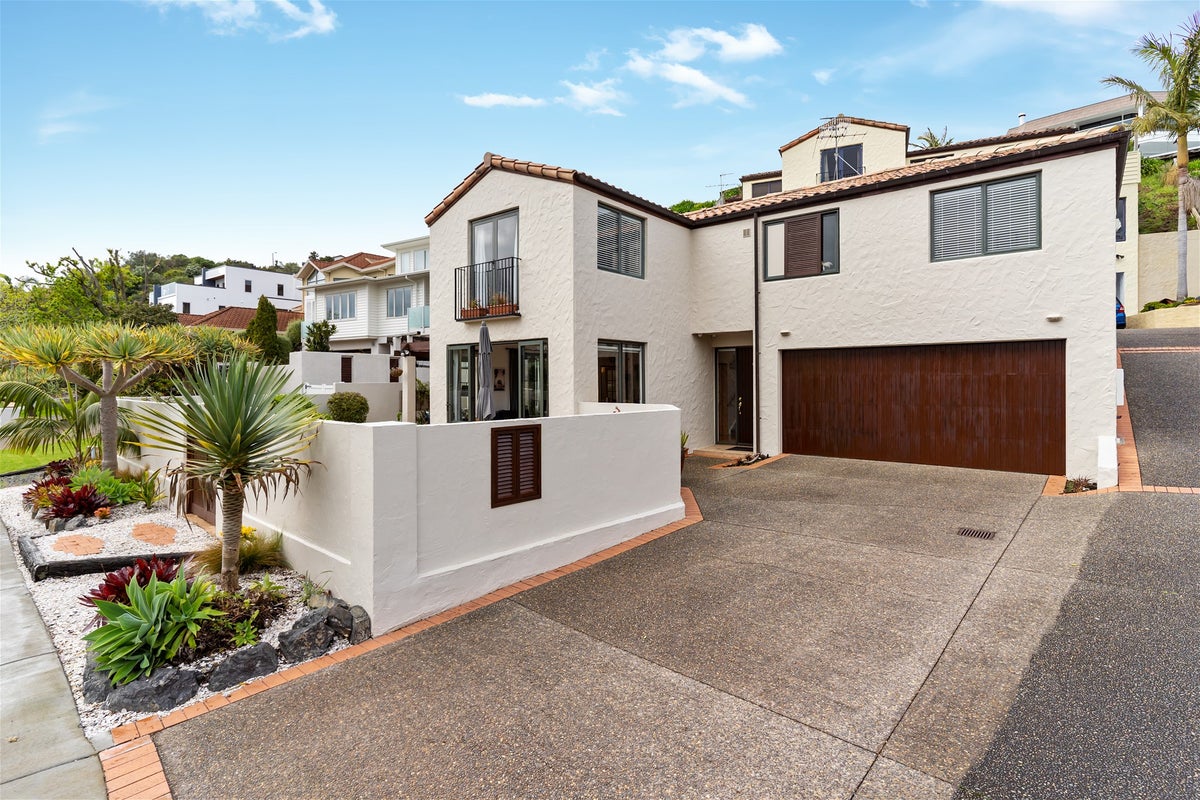 1/26 Oakwood Grove, Eastern Beach, Auckland - Carousel 2