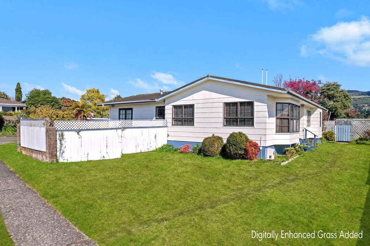8 Aquarius Drive, Kawaha Point, Rotorua - Carousel 1