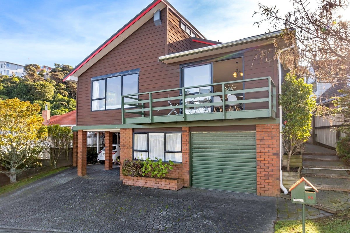 2/3 Walnut Way, Maungaraki, Lower Hutt - Carousel 1