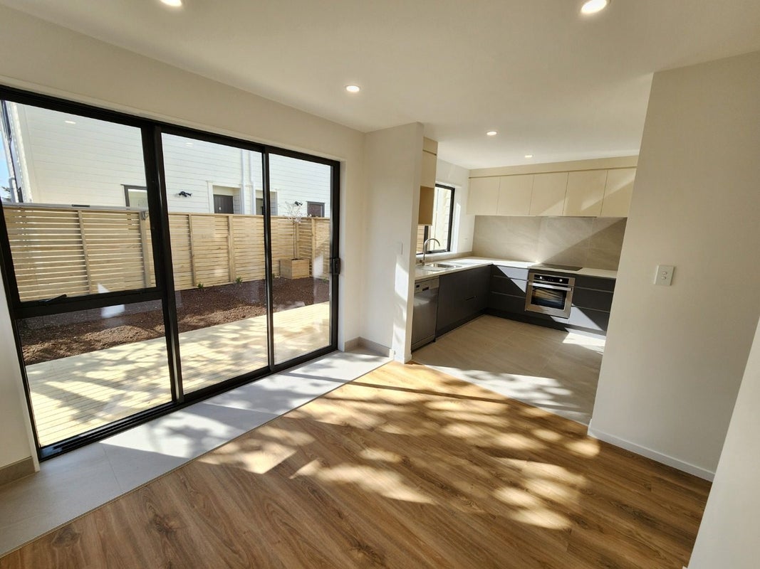 10/25 Manse Road, Pahurehure, Papakura - Carousel 2