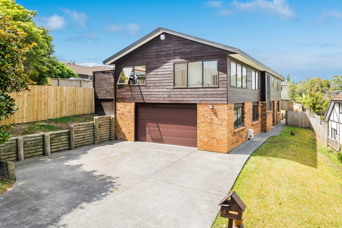 5 Strabo Place, Windsor Park, Auckland - Carousel 32