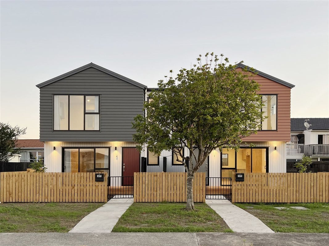 3/17 Rewarewa Road, Te Atatu Peninsula, Auckland - Carousel 1