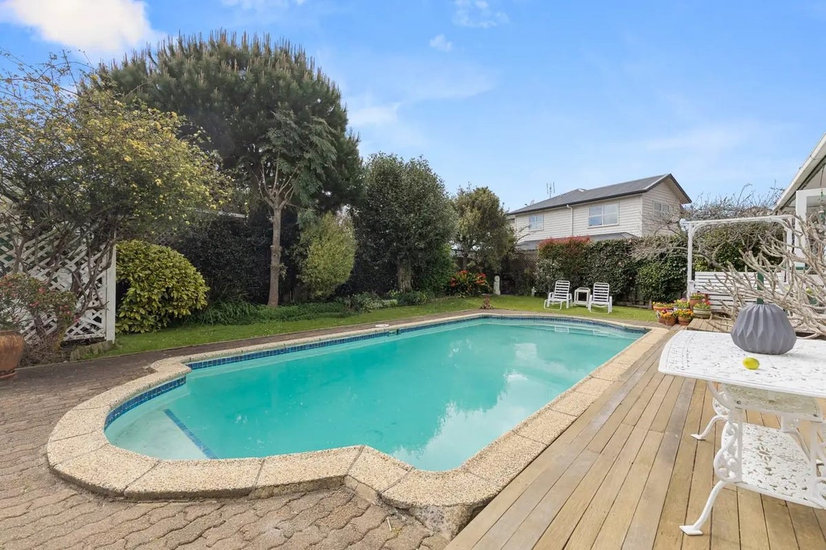 5 Edgar Pearce Place, Howick, Auckland - Carousel 2
