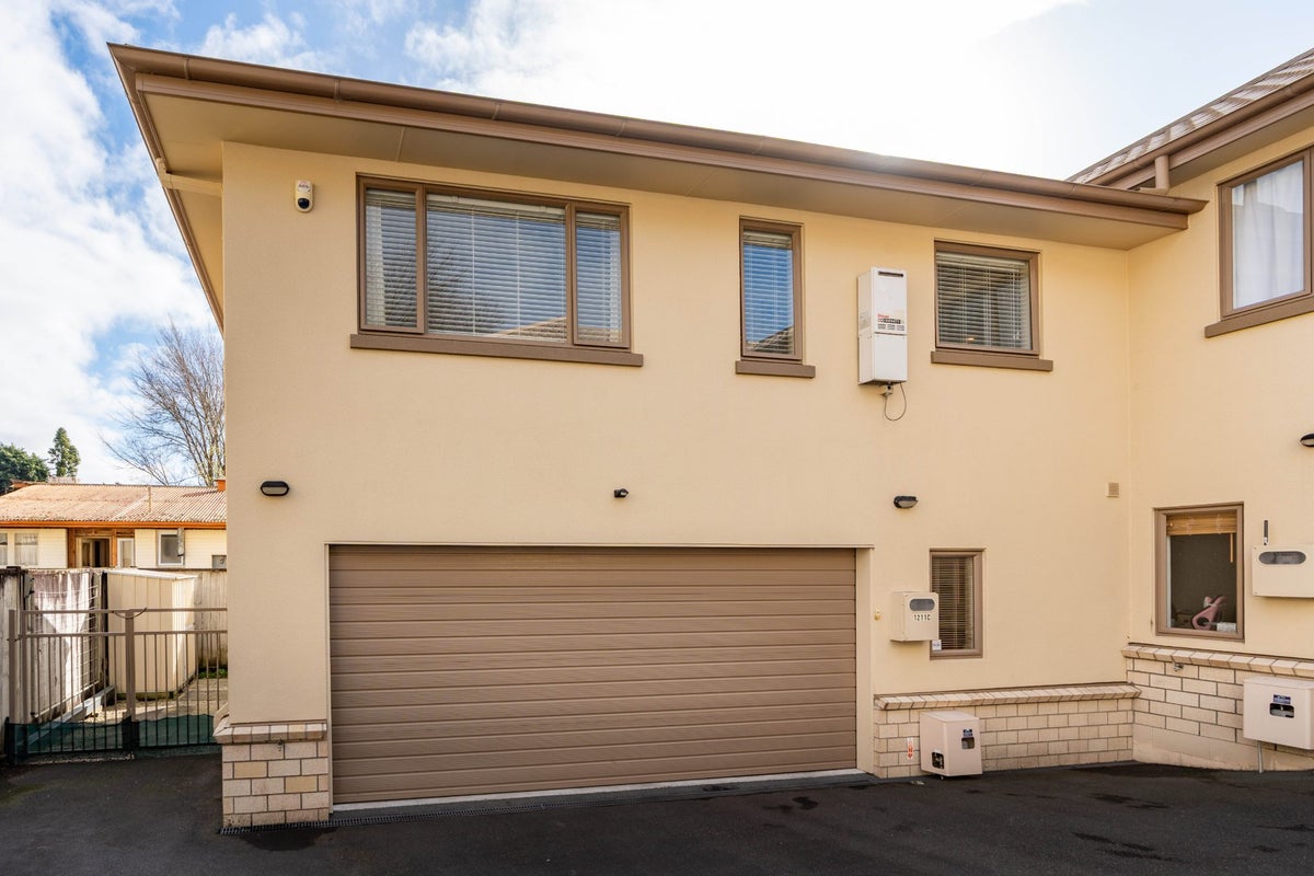 1211C Victoria Street, Whitiora, Hamilton - Carousel 1