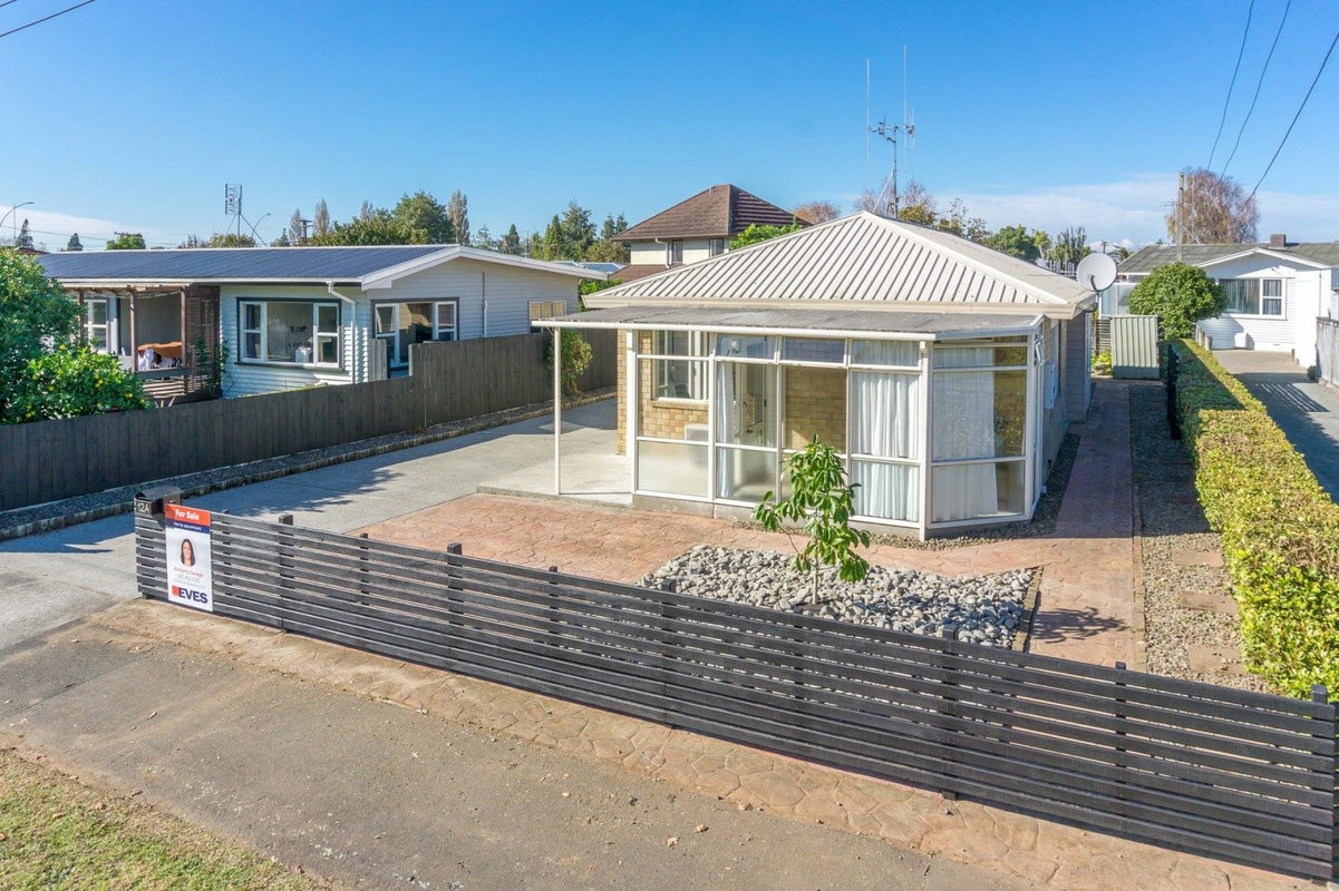 12A Hilton Road, St Andrews, Hamilton - Carousel 2