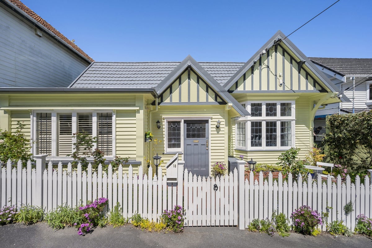 18 Burnell Avenue, Thorndon, Wellington - Carousel 16