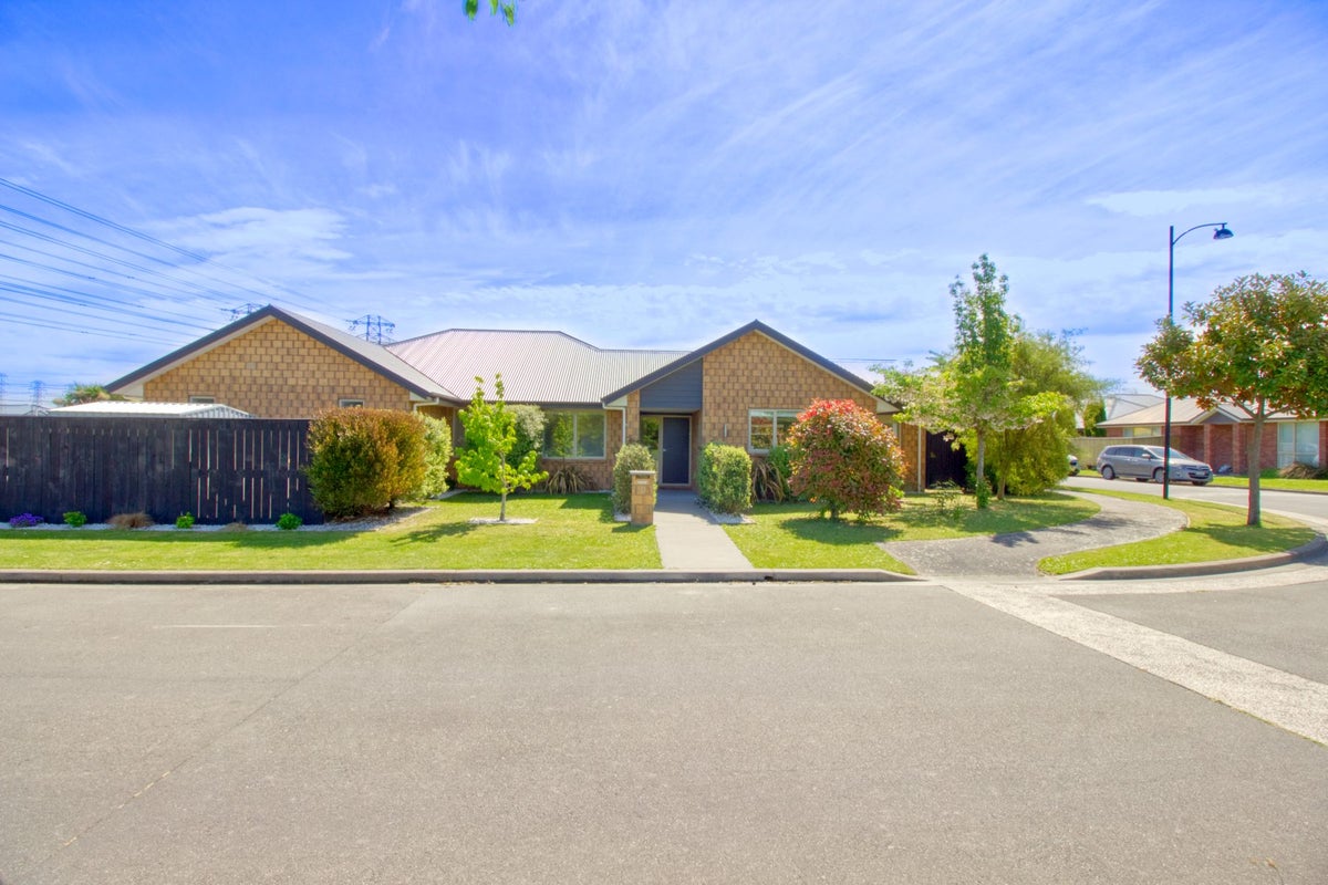 33 Little Oaks Drive, Yaldhurst, Christchurch - Carousel 1