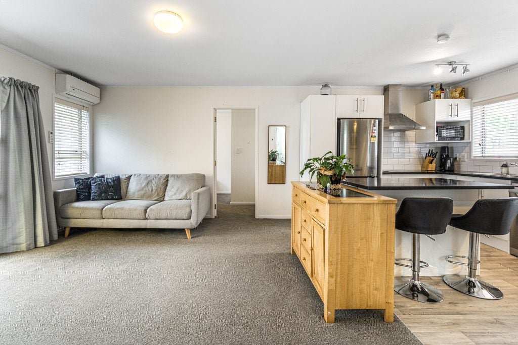 2/121 Gardner Avenue, New Lynn, Auckland - Carousel 2