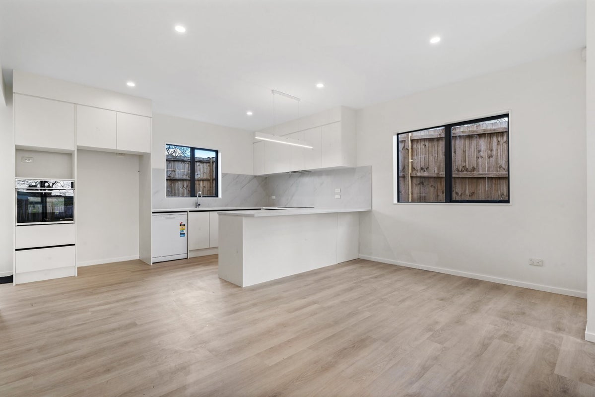 2E Clutha Crescent, Clover Park, Auckland - Carousel 2