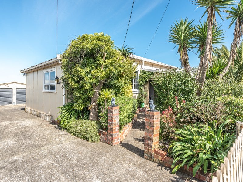 21 Egmont Street, Castlecliff, Whanganui - Carousel 1
