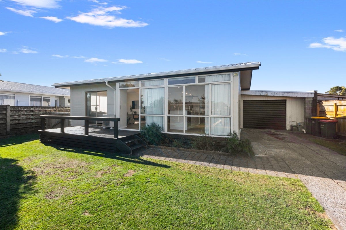 3 Sole Avenue, Bell Block, New Plymouth - Carousel 1