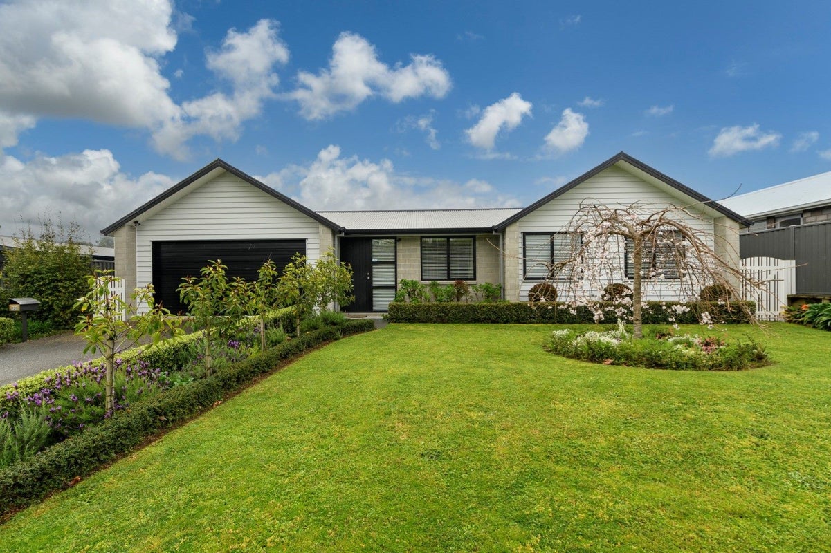 120 Kennedy Road, Pyes Pa, Tauranga - Carousel 1