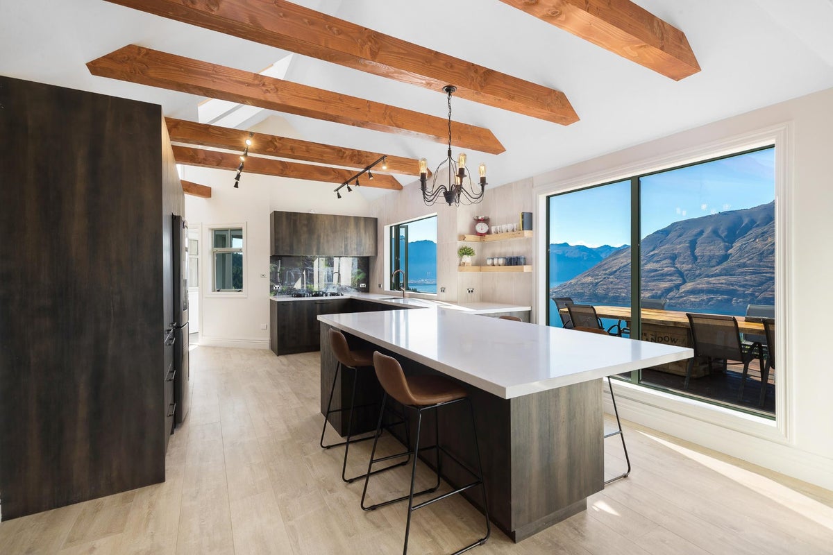 15 Summit Lane, Ben Lomond, Queenstown - Carousel 2