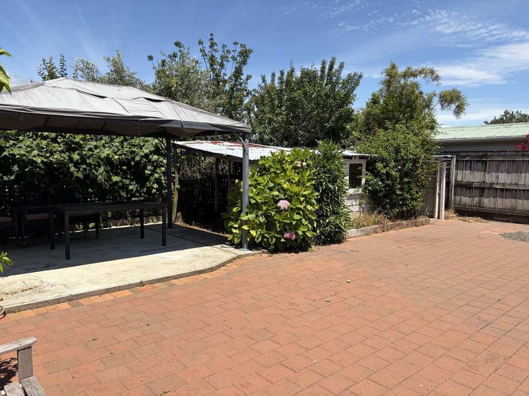 90 Grove Street, The Wood, Nelson - Carousel 2