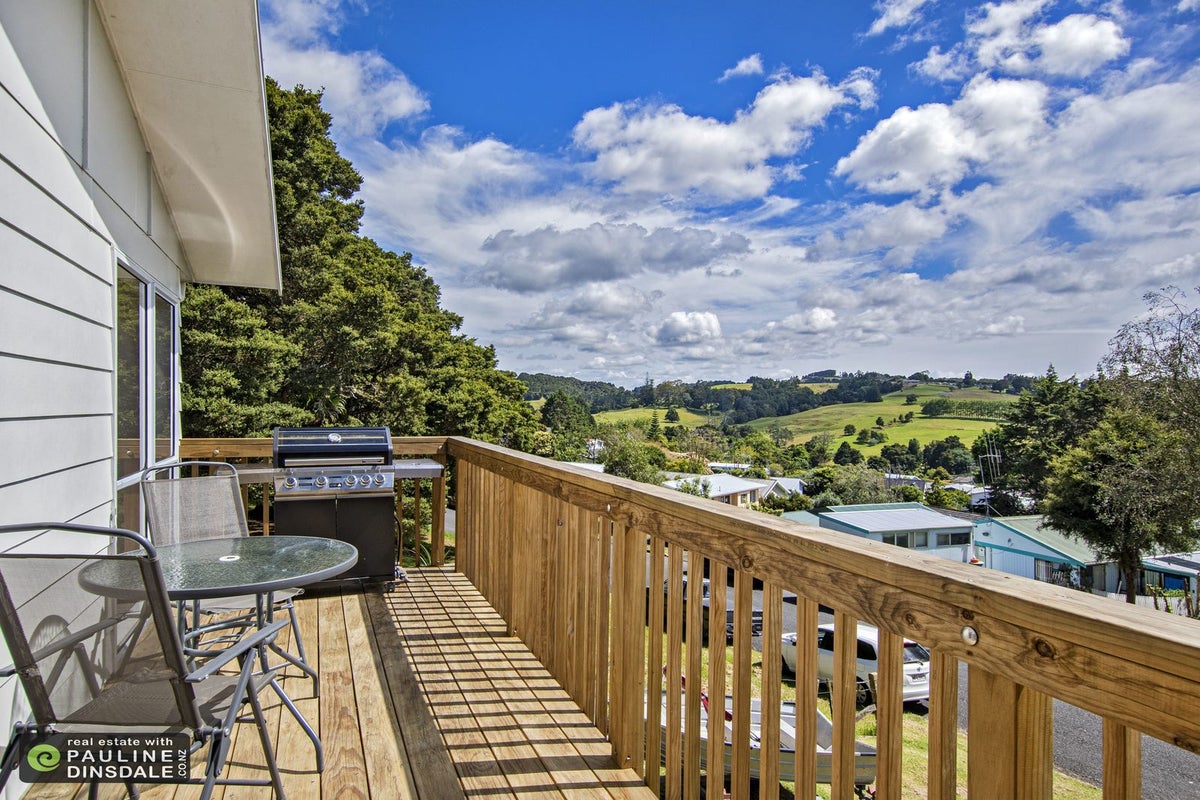 7 Mariposa Place, Kamo, Whangarei - Carousel 1