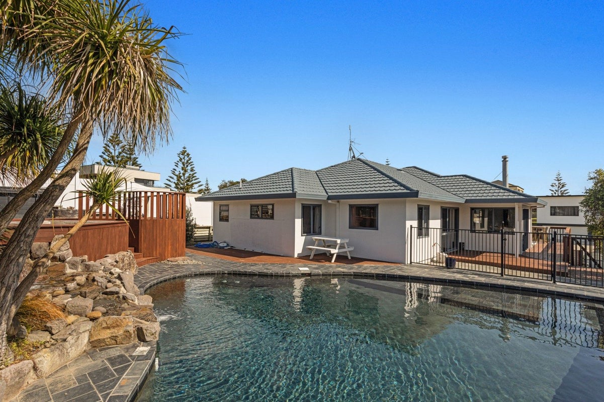 12 Ocean View Road, Coastlands, Whakatane - Carousel 2