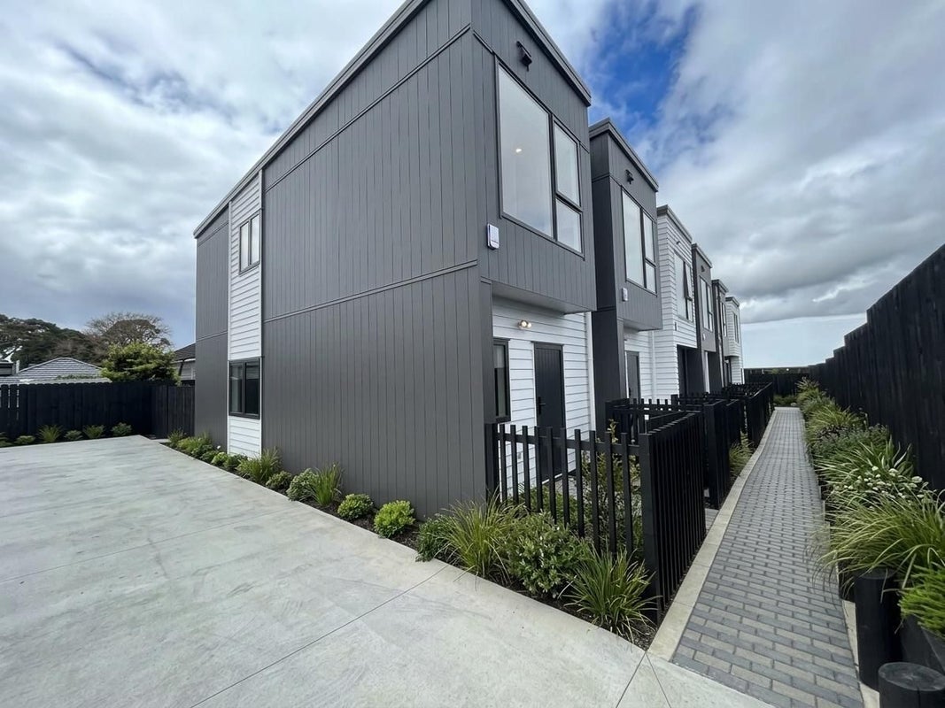 7 Frances Street, Manurewa, Manukau City, Auckland - Carousel 1