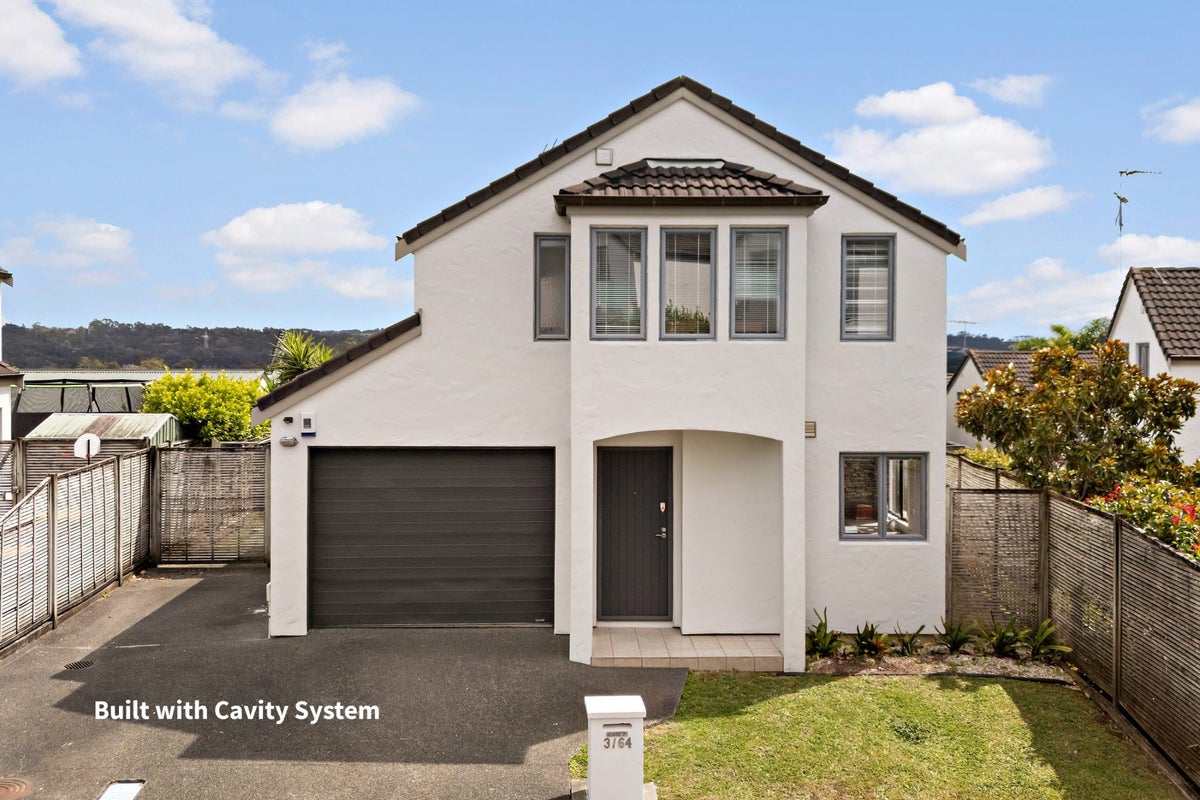 3/64 Schnapper Rock Road, Schnapper Rock, Auckland - Carousel 1