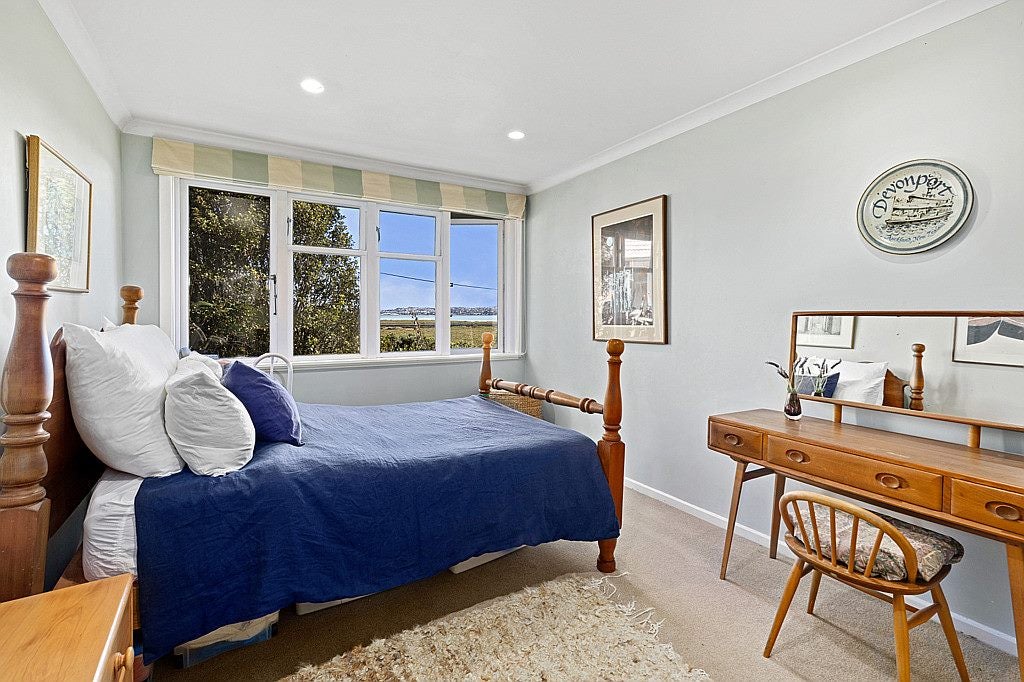 24 Philomel Crescent, Bayswater, Auckland - Carousel 15
