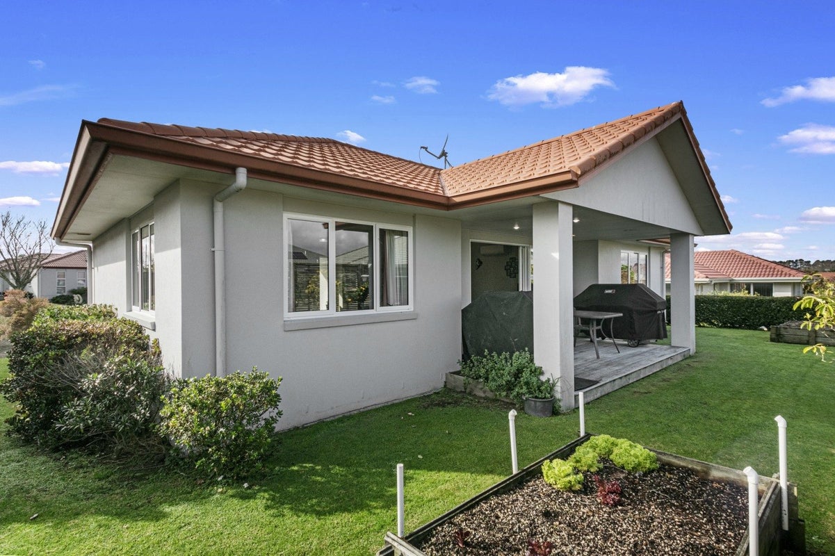 10 Gleneagles Drive, Aongatete, Katikati - Carousel 1