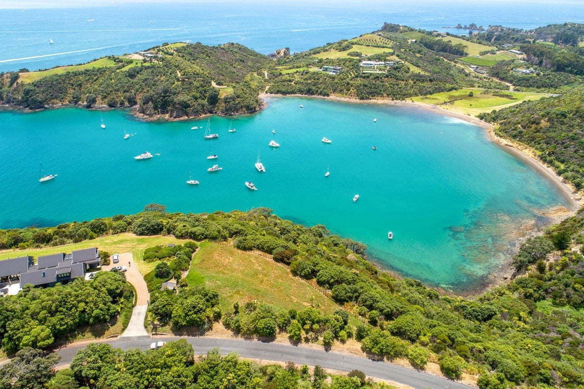 155 Delamore Drive, Oneroa, Waiheke Island - Carousel 2