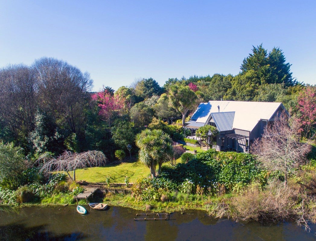 30A Western Line, Brunswick, Whanganui - Carousel 1