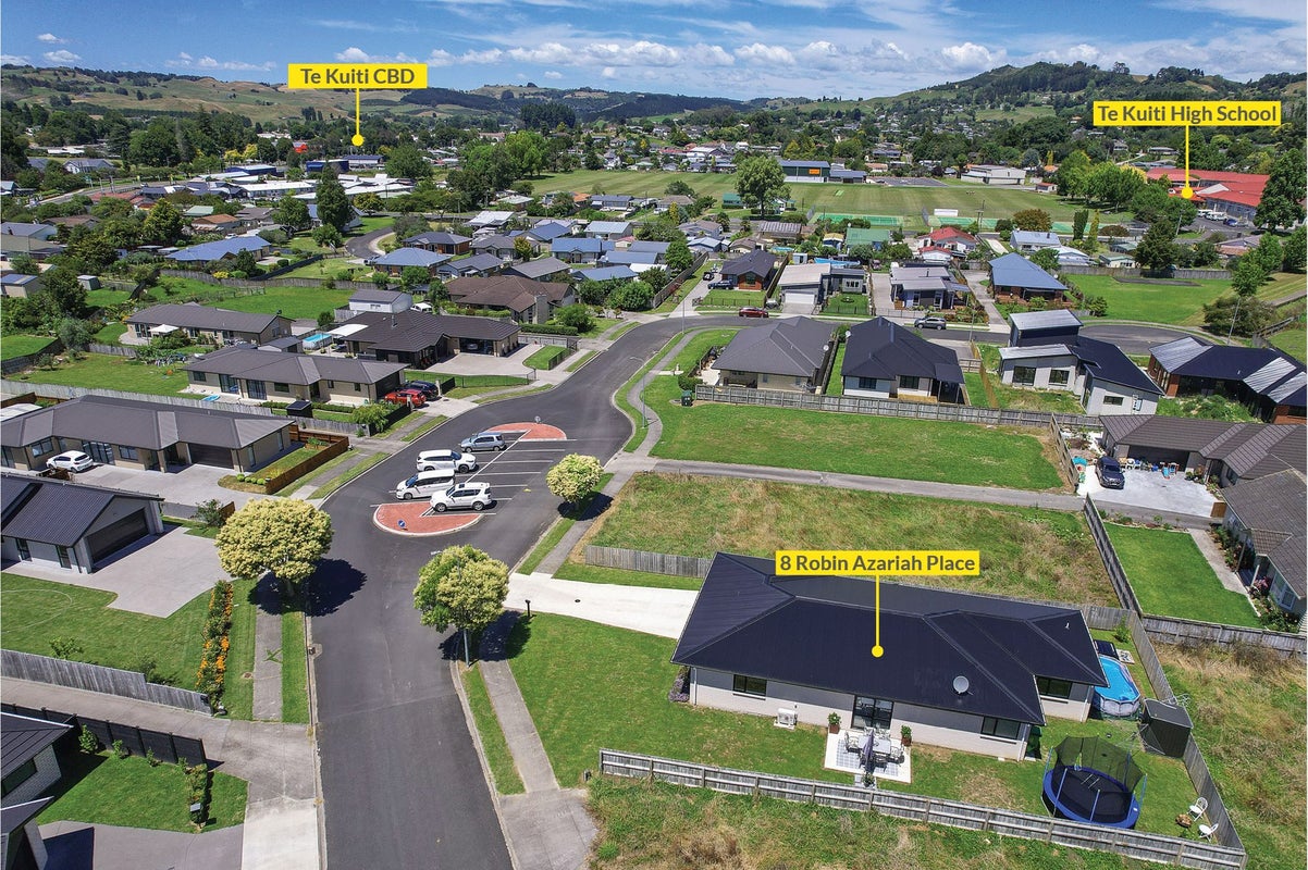 8 Robin Azariah Place, Te Kuiti - Carousel 1