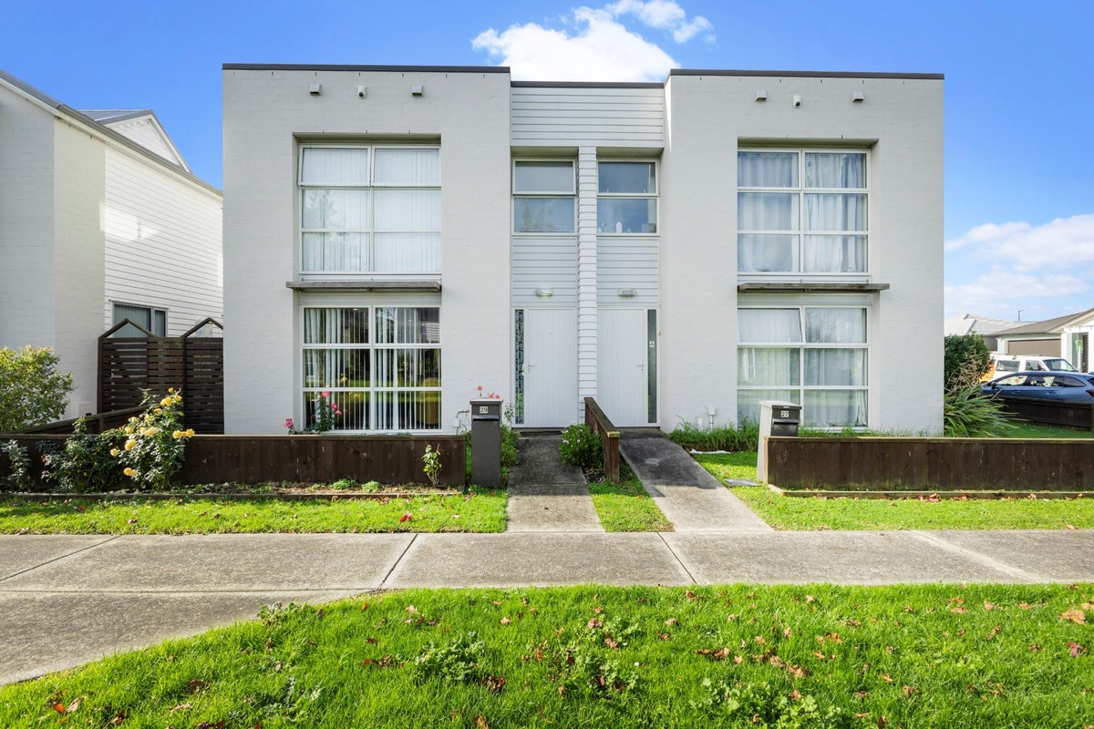 29 Hollowout Street, Takanini, Auckland - Carousel 1
