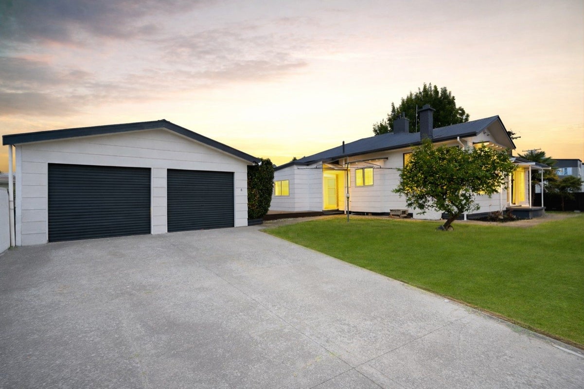 64 Cook Street, Hamilton East, Hamilton - Carousel 2