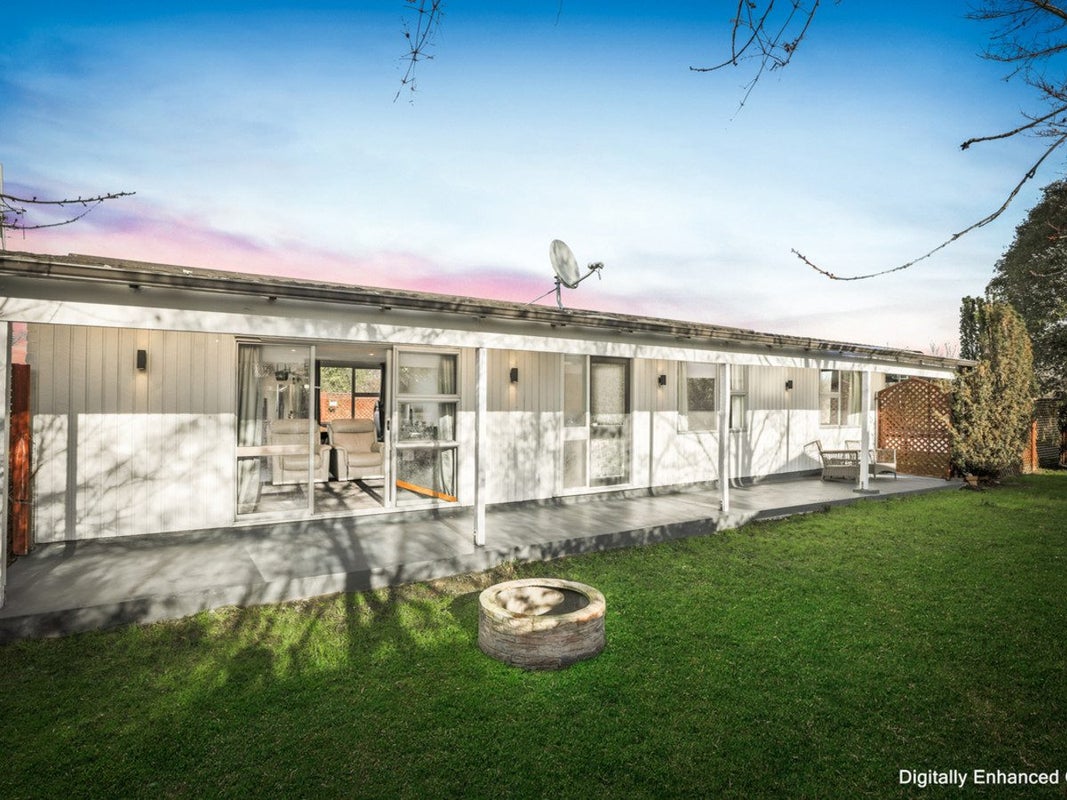 11 De Ville Place, Burwood, Christchurch - Carousel 1