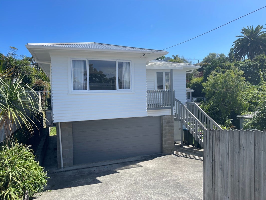 34A Bannerman Road, Morningside, Auckland - Carousel 1