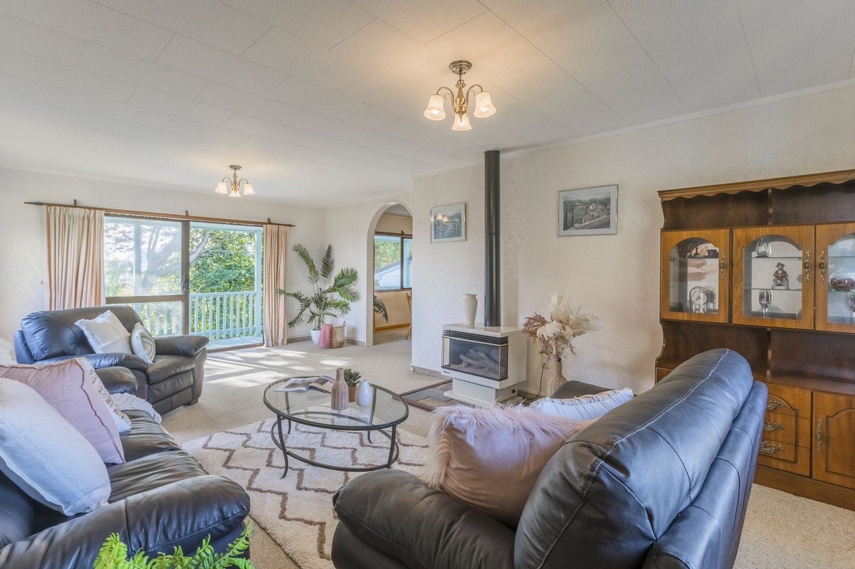 10 Campion Road, Waikanae Beach, Waikanae - Carousel 2