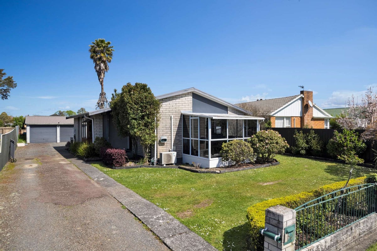 20 Ruapehu Street, Chartwell, Hamilton - Carousel 2