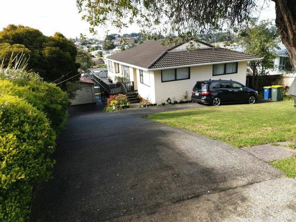 33 Juniper Road, Sunnynook, Auckland - Carousel 13