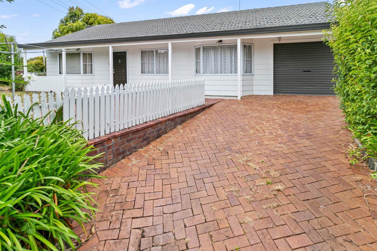 49 Glendale Road, Glen Eden, Auckland - Carousel 9