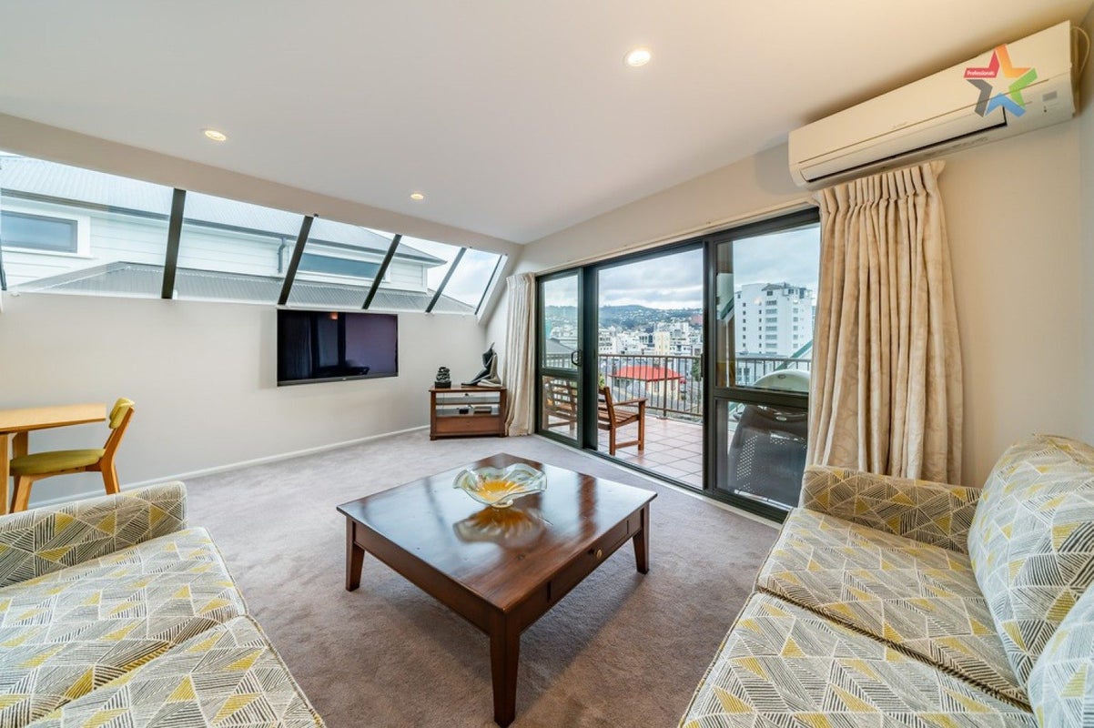 7/38A Roxburgh Street, Mount Victoria, Wellington - Carousel 1