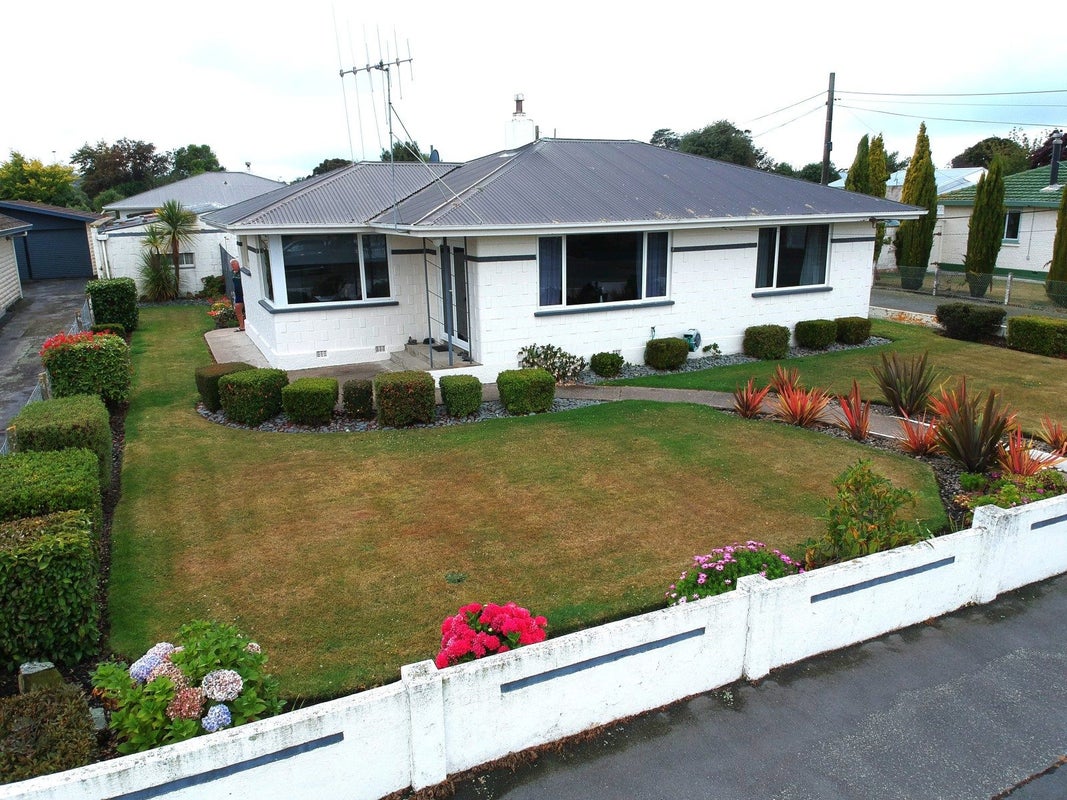 22 Sandringham Street, Oamaru North, Oamaru - Carousel 1