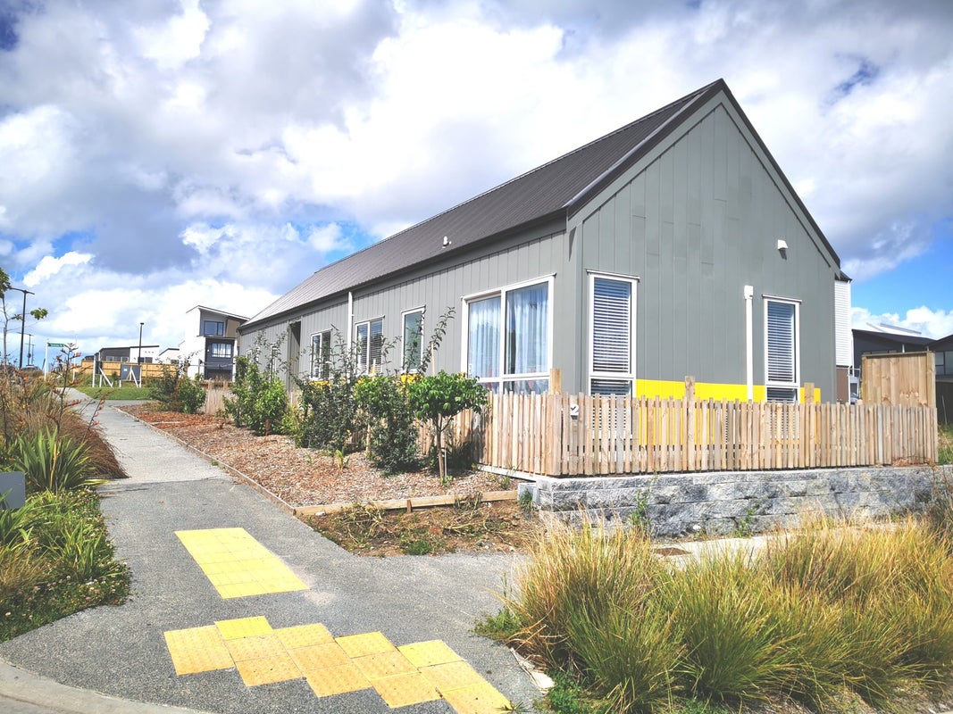 14 Herekino Street, Westgate, Auckland - Carousel 1