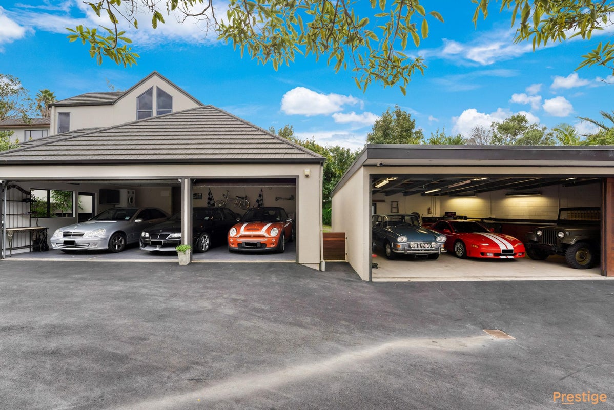 35A Picasso Drive, West Harbour, Auckland - Carousel 1