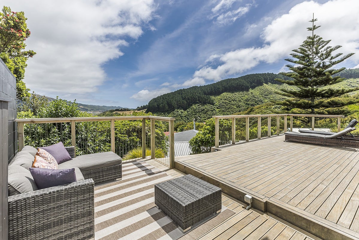 11 Wilmshurst Place, Tawa, Wellington - Carousel 2