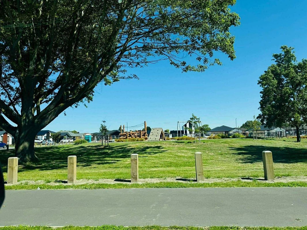 17 Akoranga Place, Hornby, Christchurch - Carousel 28