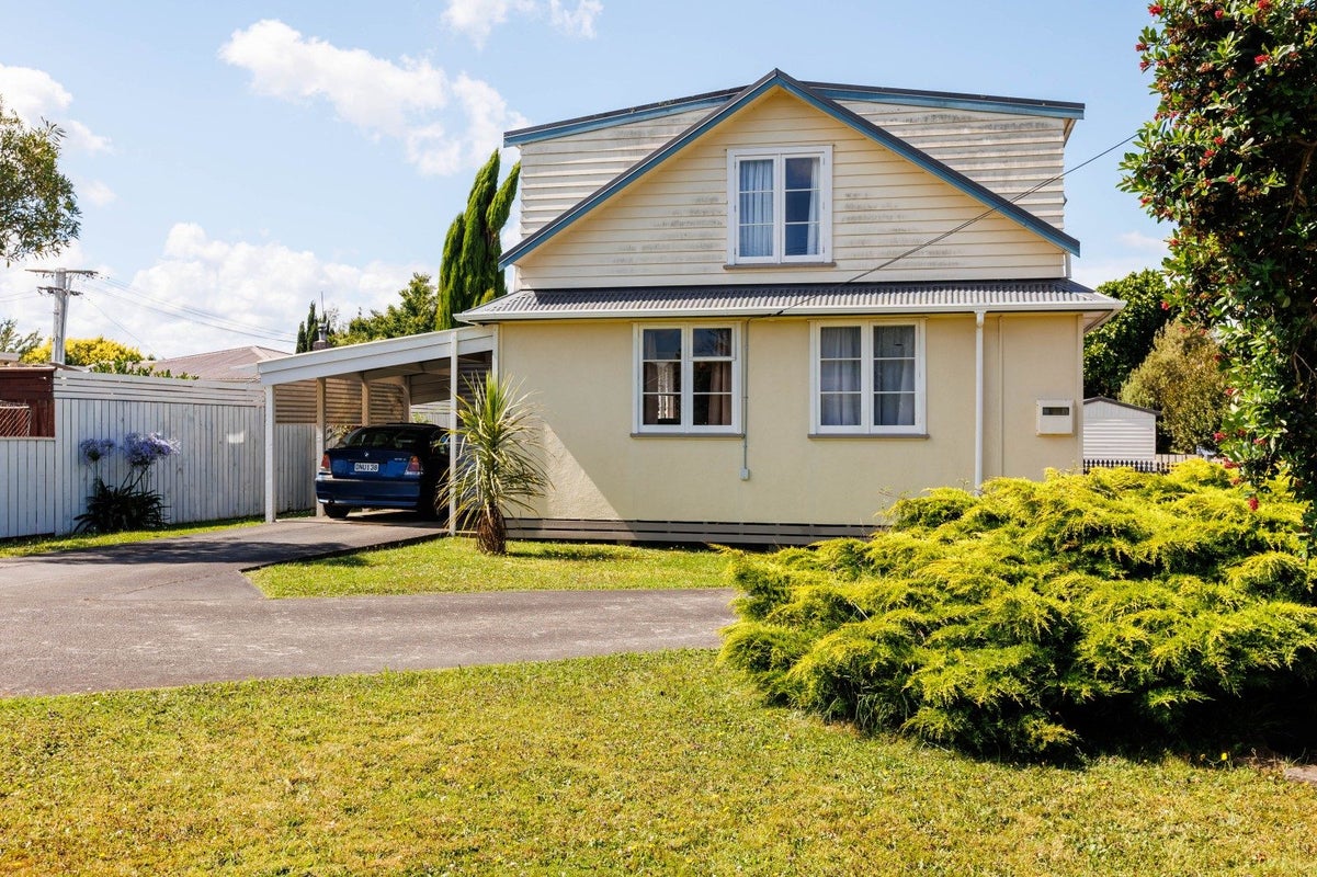 38 Mangahao Road, Pahiatua - Carousel 1