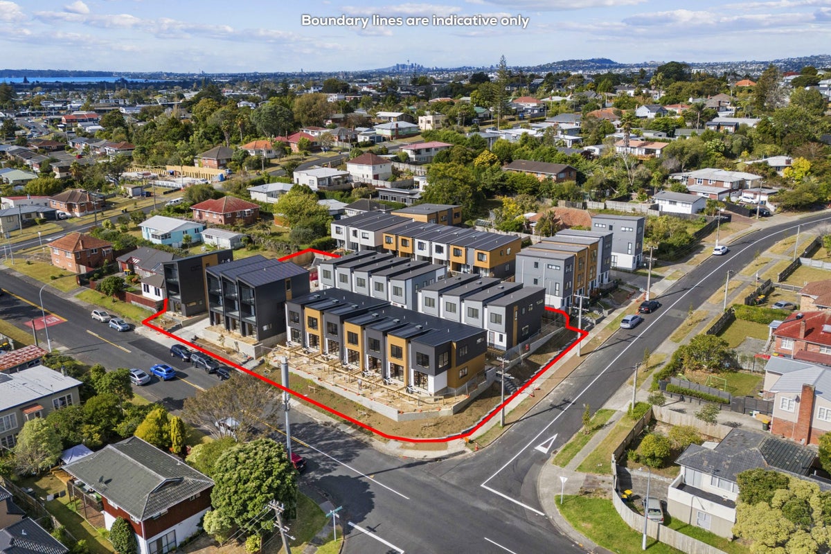 42A Captain Scott Road, Glen Eden, Auckland - Carousel 21