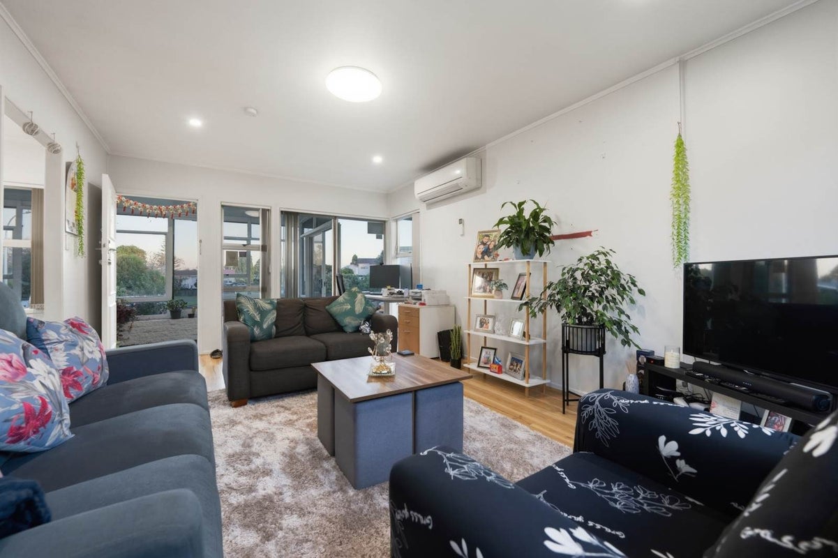 66 Sunlands Drive, Manurewa, Auckland - Carousel 2