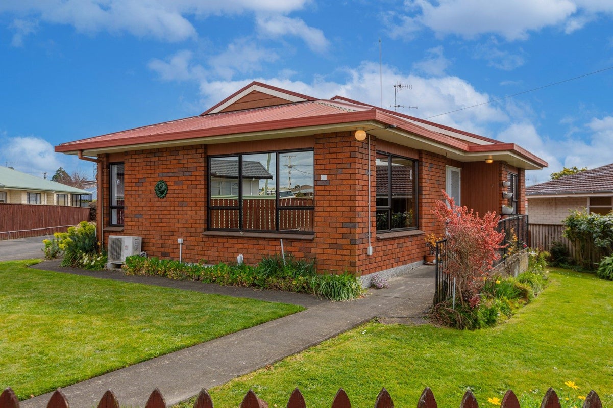 2/8 Wellington Road, Waipukurau, Waipukurau - Carousel 1